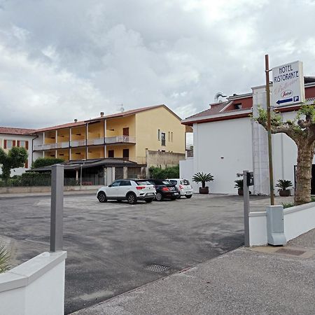 מנרבה דל גארדה Bellerive Ristorante Albergo מראה חיצוני תמונה