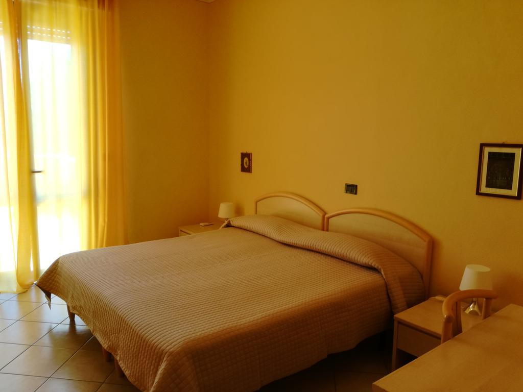 מנרבה דל גארדה Bellerive Ristorante Albergo מראה חיצוני תמונה